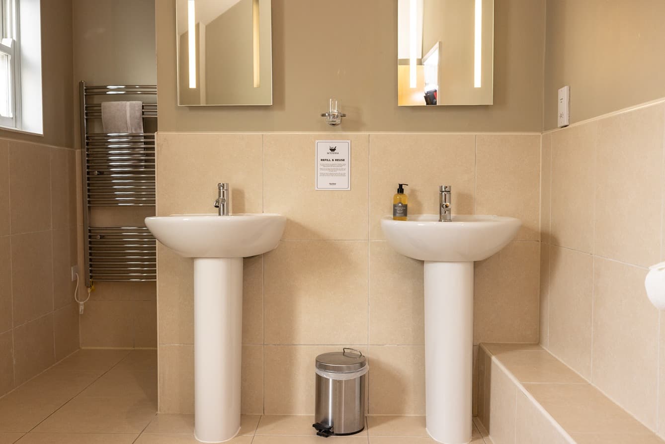 One Bed Cottage Double Sink