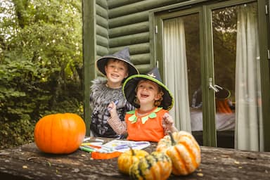 Family Pumpkin Carving Lodge Bluestone