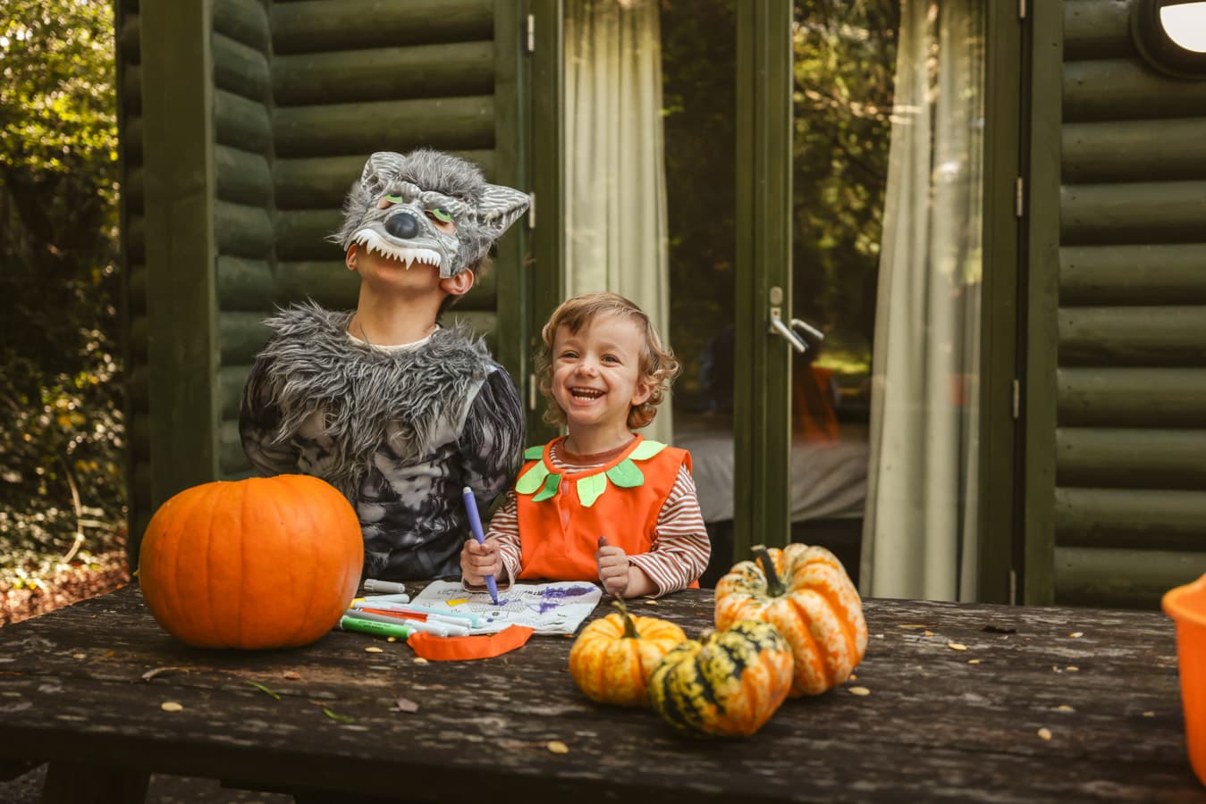 Family Pumpkin Carving Lodge Bluestone