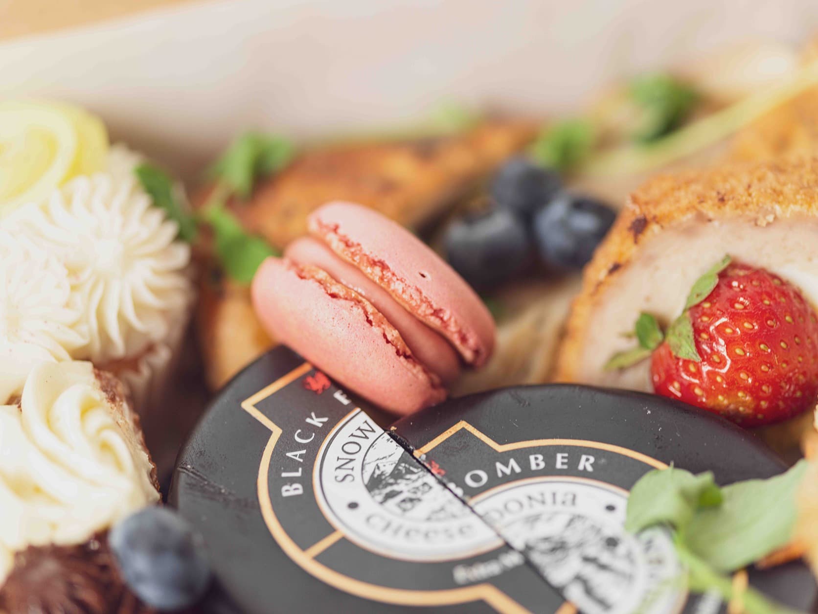 Sweet and savoury with macaron
