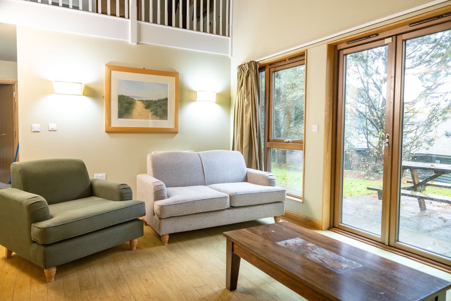 Skomer Classic Sofa & Arm Chair