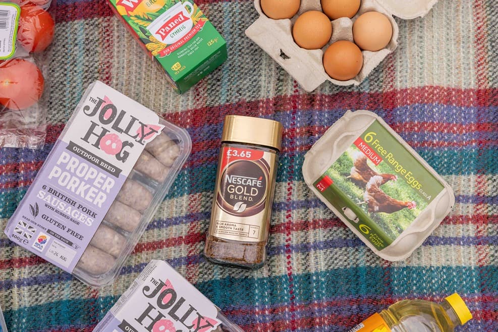 Jumbo Breakfast Hamper items
