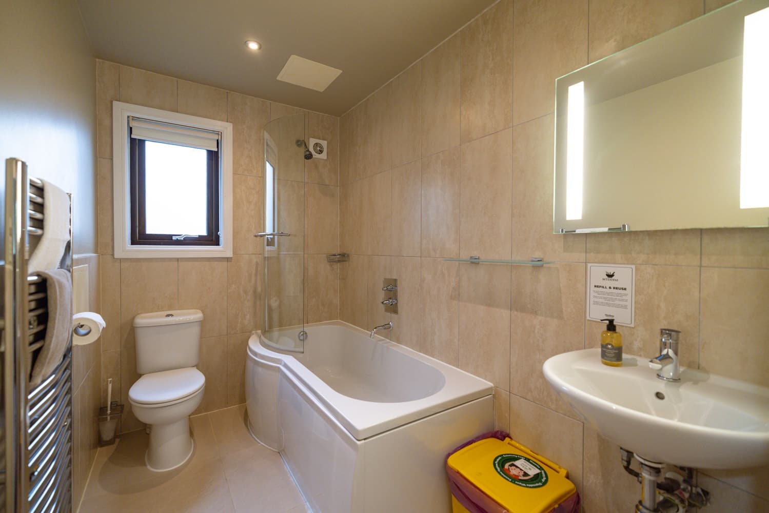 Ramsey Classic Double Bathroom