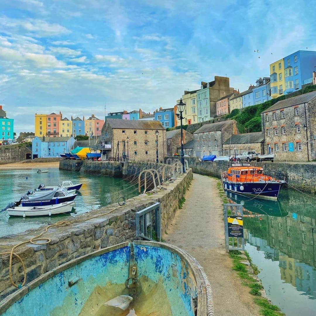 10/10by! 🤭🌊⛱️
 
Swipe to see why Tenby is one of our favourite nearby towns... 👉☁️✨

Is this on your Bluestone bucket list?

(📸: jessieannlewis)