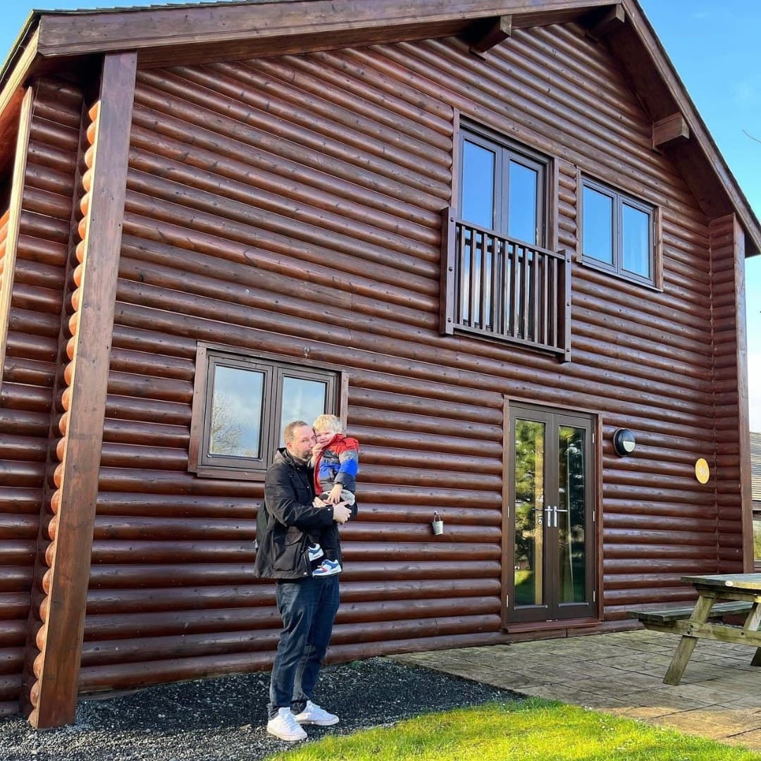 Lodge sweet lodge 🪵🐿️

What if we told you that something exciting is coming next week... 🪱👀✨

Can you guess what it is?

(📸 : pennylop)

#mybluestonebreak #toddlerbreak #visitpembrokeshire #visitwales #summerbreak